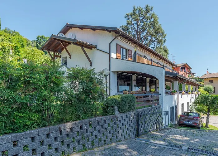 View Cori Μενάτζιο