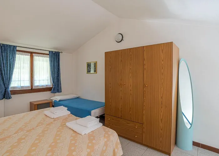 View Cori Μενάτζιο