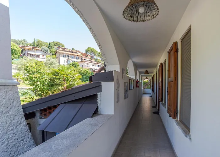 View Cori * Μενάτζιο